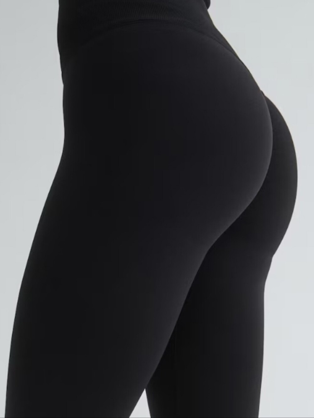 Like New Lululemon Leggings Size 4 Black Wunder Under 26"